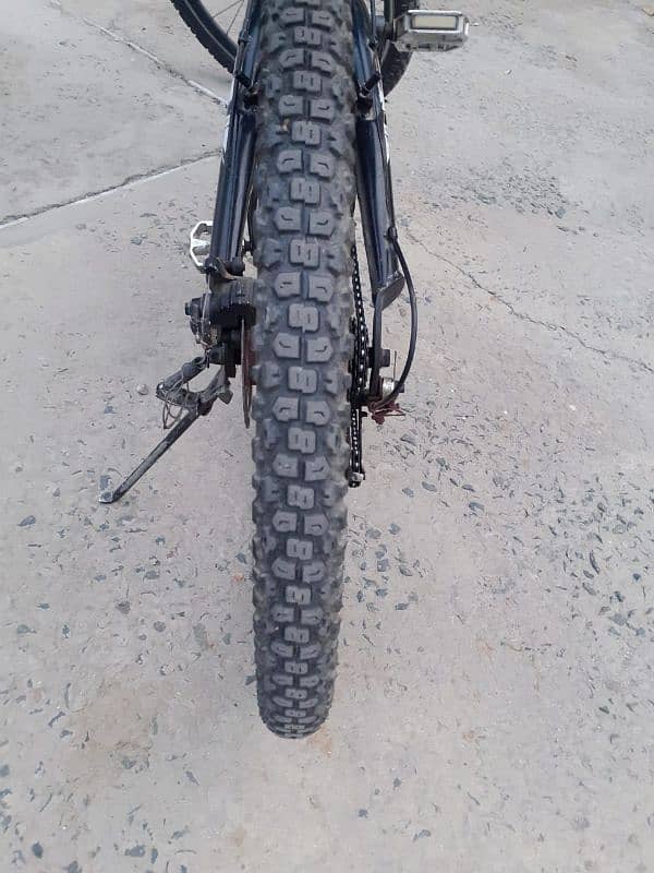 Chicago mountain-super bike with gears and disc in very good condition 4