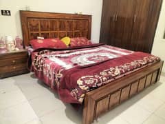 2 king size beds with side tables