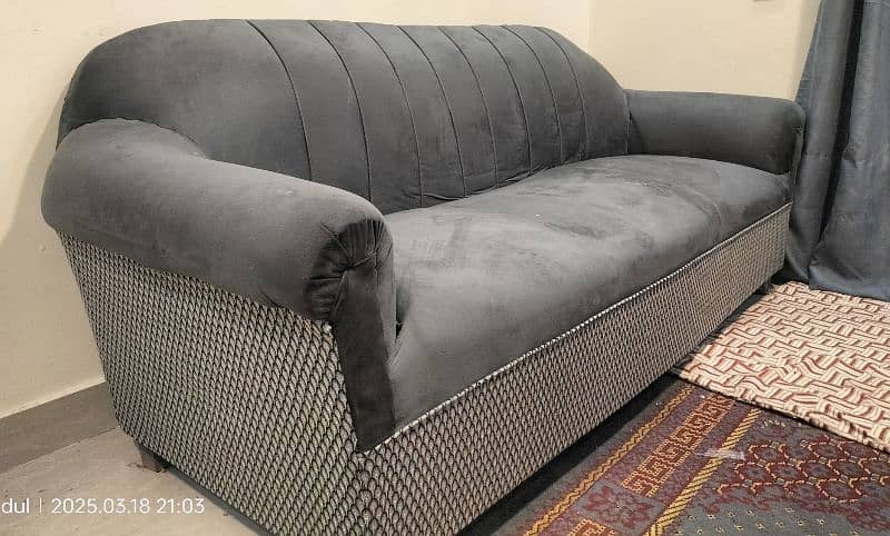 5 seated sofa urgent sale 0