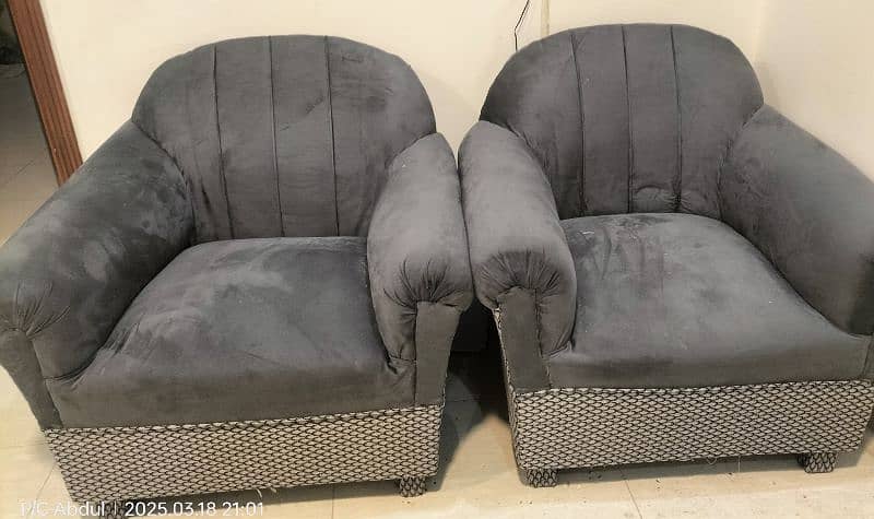 5 seated sofa urgent sale 3