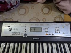 Yamaha PSR E203