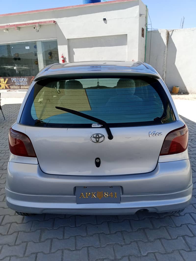 Vitz 2000 8