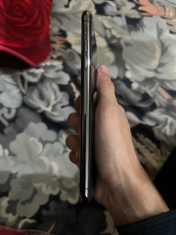 IPHONE XS MAX 256GB 4