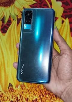 vivo y51s. . 8/128 with box exchange possible