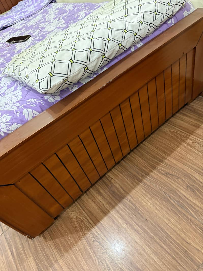 Single wooden bed only 1