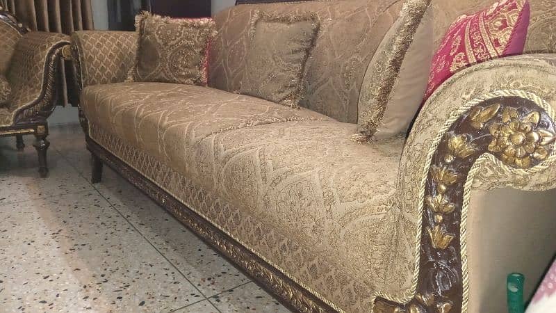 Chiniot style sofa set with dewan and table set 15