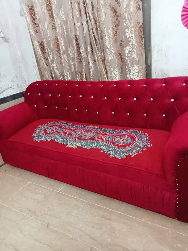 5 seater sofa set with free table 0