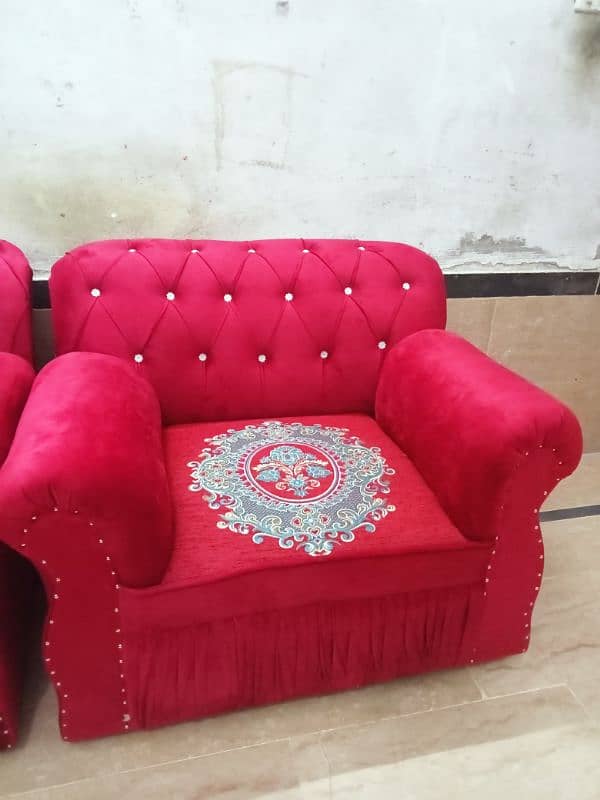 5 seater sofa set with free table 2