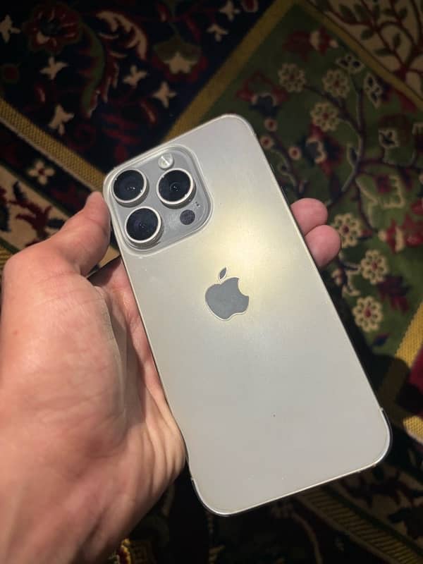 iphone 15 pro with box 0