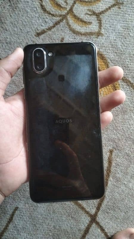 Aquos r3 0