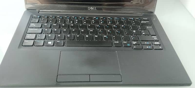 Dell 7390 i5 8th Gen 2