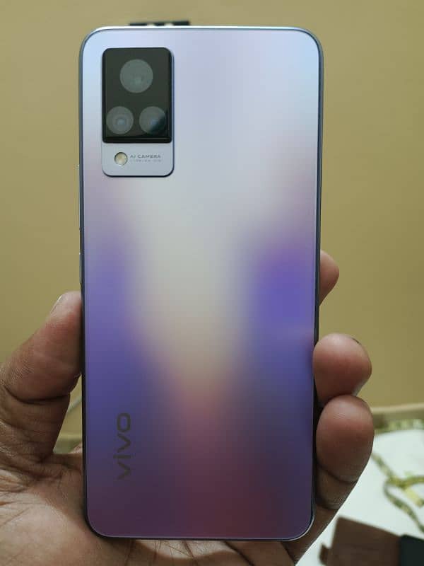 vivo V21 1