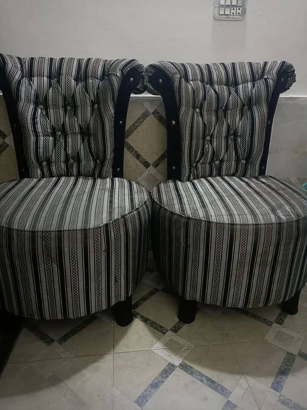 Royal Chairs 4