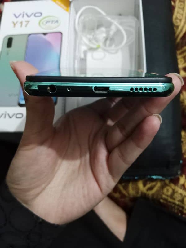 Vivo Y17 5