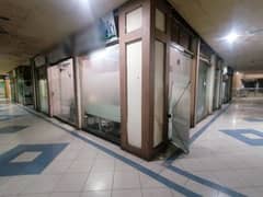 Corner Shop Spread Over 400 Square Feet In Siddique Trade Center Available