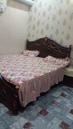 Wood bed king size