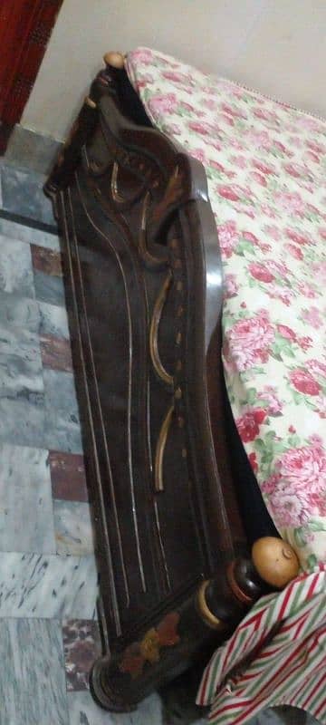 Wood bed king size 1