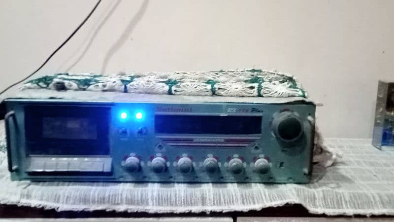 Amplifier with speaker 0