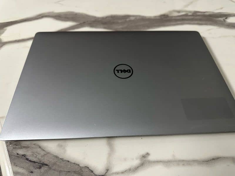 Dell precision 5520 0