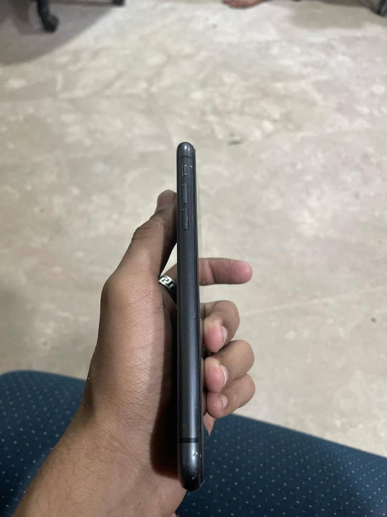 Apple iPhone 11 2