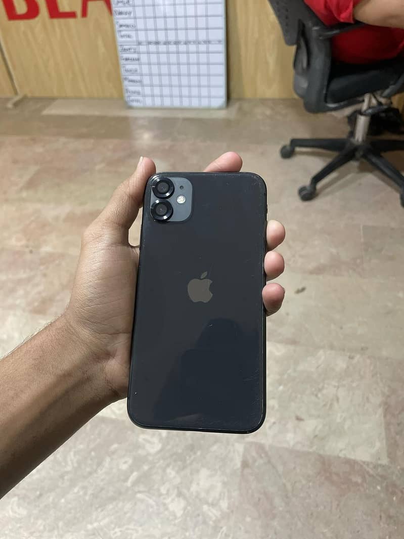 Apple iPhone 11 4