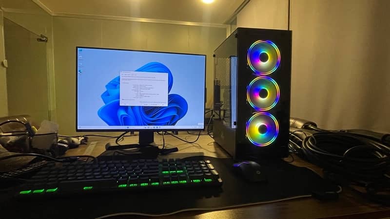 gaming computer with 24 inch screen 1