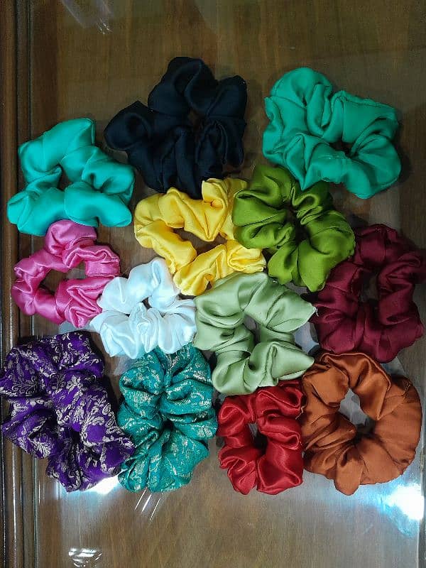 silk scrunchies 0