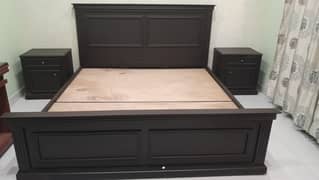 ChenOne bed with 2 side tables use only 4 month in very good condition