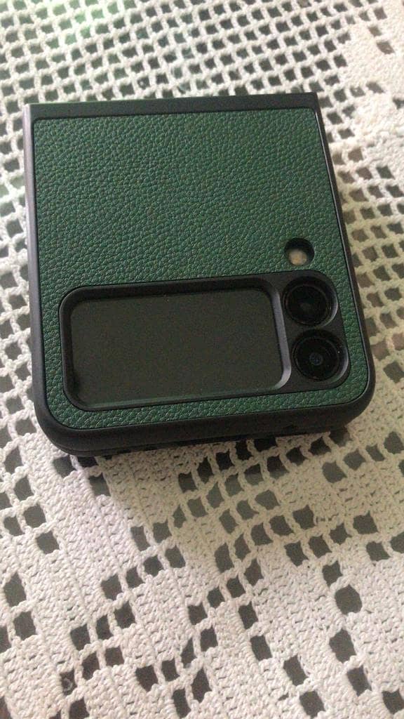 Excellent condition. No defect. 2