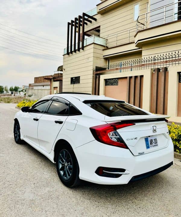 Honda Civic 2020 4