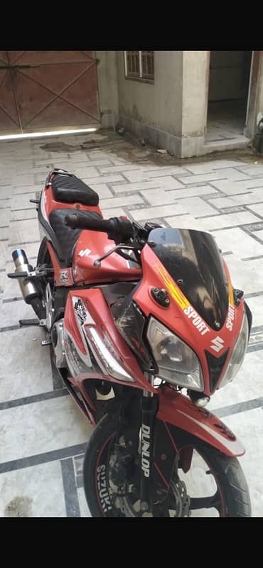 Suzuki GSXR 250 Sport Bike 3