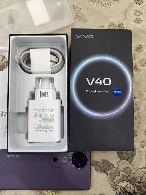 Vivo V40 5G 12/256 5