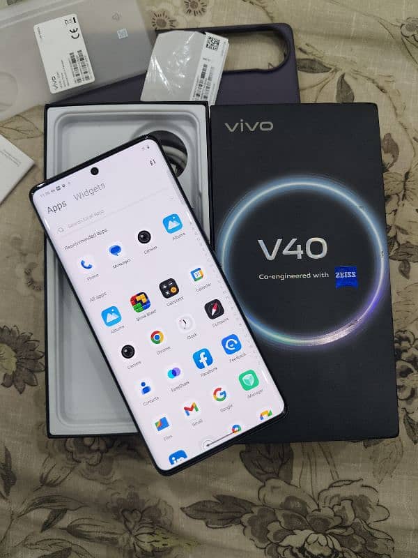 Vivo V40 5G 12/256 7