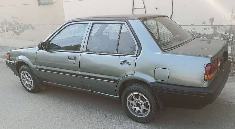 Nissan Sunny 1990 5