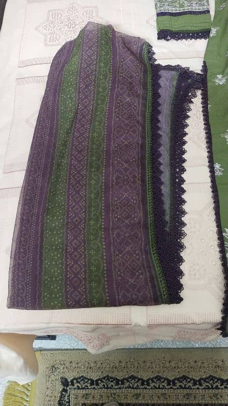 I want to sale my dress ,I just buy this dress , it's un touch 4