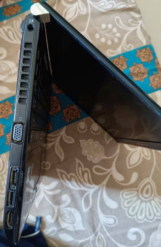 Toshiba i5.512GB Hard Drive. 10 inch Display 3