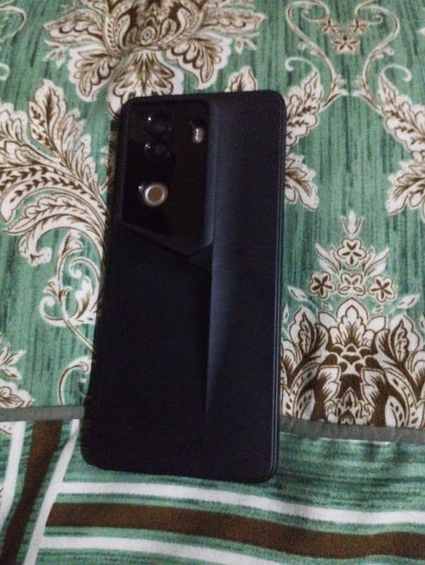 Vivo v40e 8/256 gb royal bronze color 1