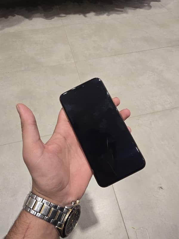 Iphone 11 pro mex 1