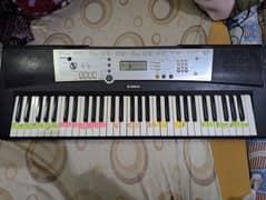 Yamaha PSR E203