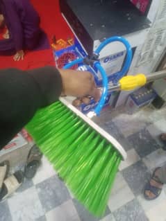 Solar Shine Pro Extendable Solar Cleaning Brush with Water Pipe 12ft