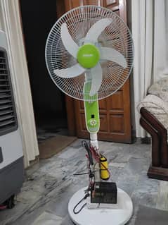 Sogo AC DC Pedestal Fan with battery and charger