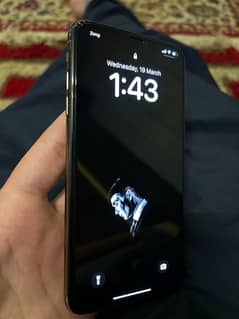 I want to sell my iphone xsmax waterproof