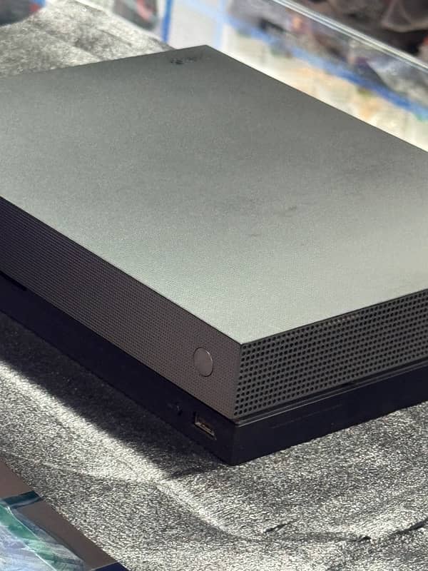 Xbox One X 1TB Project Scorpio Edition 5