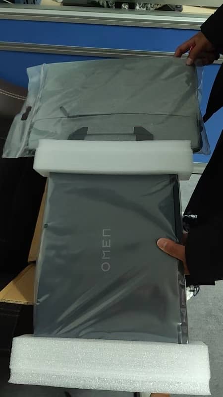 HP Omen I9-GEN13900HX 16GB 1TB 8GB RTX 4060 | 16.0” 2.5K 240Hz Display 0