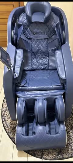 JC BUCKMAN IndulgeUs Full Body Massage Chair