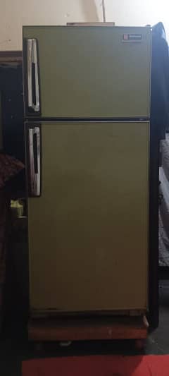 yah fridge sale Karni h contact number 03038775915