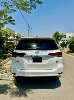 Toyota Fortuner V 2021