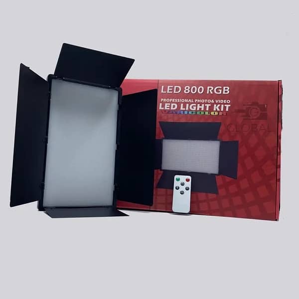 RgB LED 800 Professional Studio Light with Light stand and 2 batteries 0