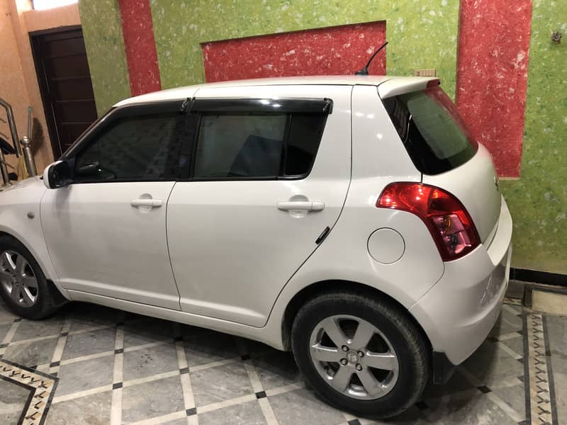 Suzuki Swift DLX 2012 1