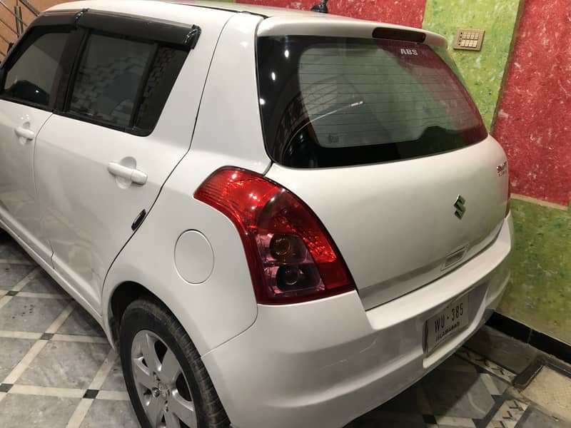 Suzuki Swift DLX 2012 2